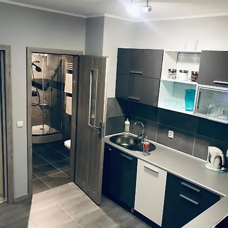 C18 يلينيا غورا