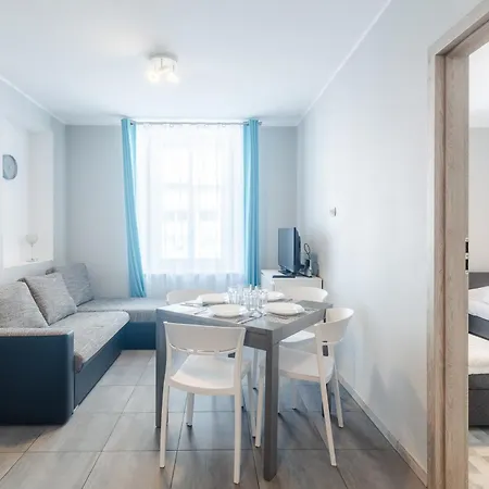 C18 * يلينيا غورا