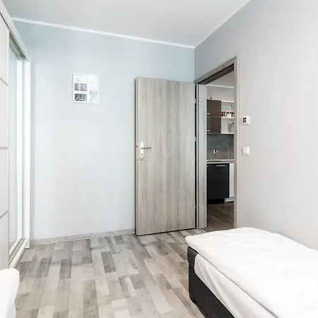 Apartament C18 *